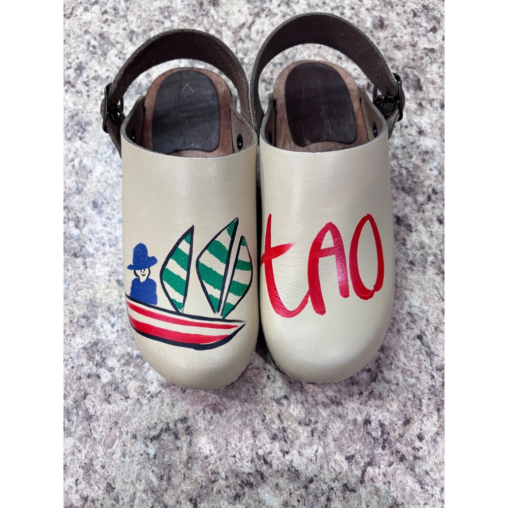 The Animal Observatory Clogs SS19
Hard to find Kids size 1 size 32